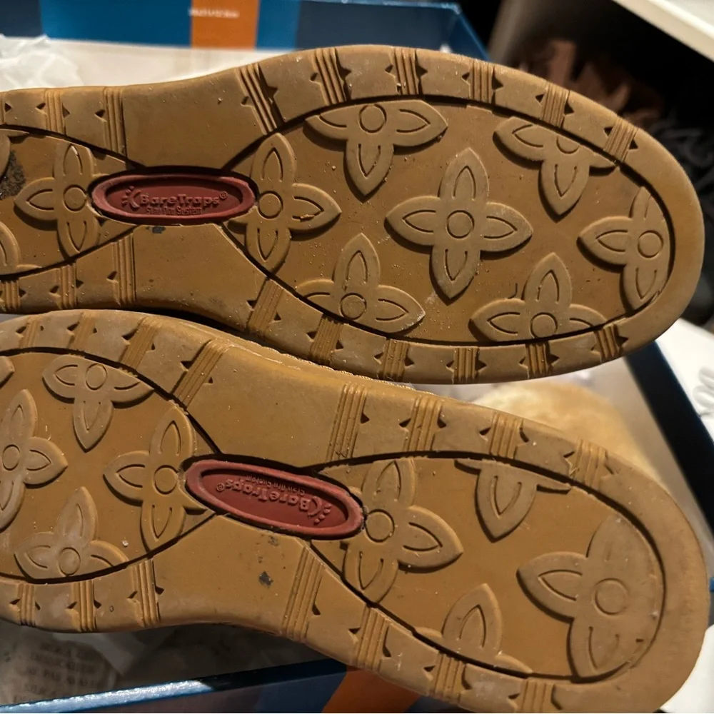 BareTraps Lara Snow Boots | Women’s Size 6 | Beige‎ | Good Condition